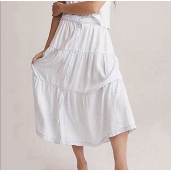 Bella Dahl Dresses & Skirts - Bella Dahl Button Tiered Skirt XS Light Wash Pale Blue Cottagecore